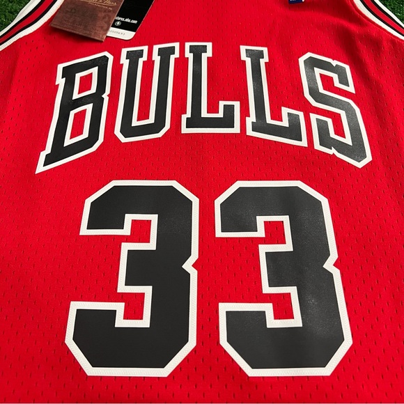 Scottie Pippen Chicago Bulls 1997-1998 Mitchell & Ness Red NBA Swingman Jersey - Picture 4 of 7
